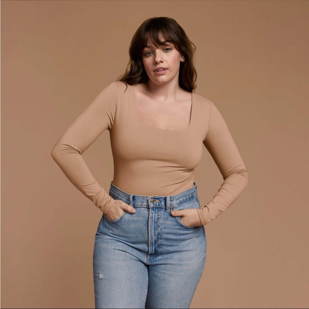 Cinnamon Square neck bodysuit - Picture 2 of 2